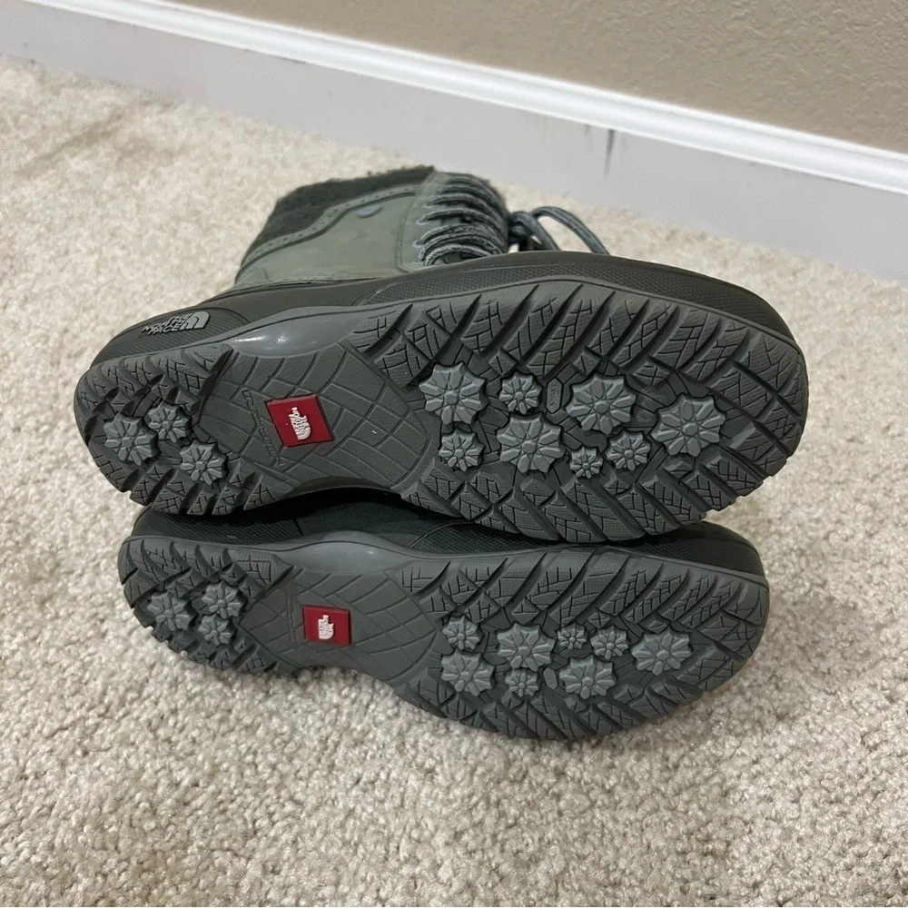 The North Face Women Shellista II Dachund Green Mid Winter Boots Size 5.5,
